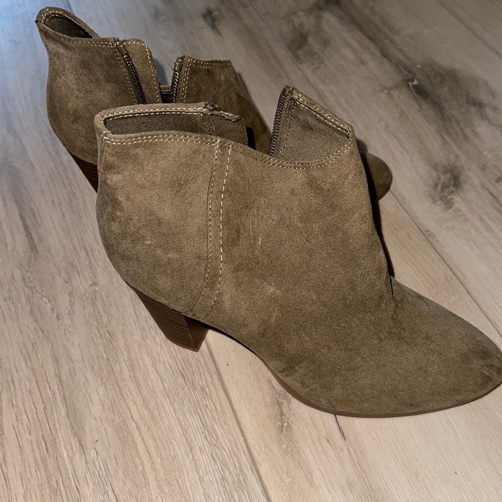 Olive booties